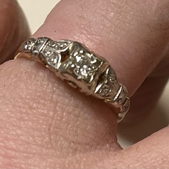 Diamond 14kt yellow gold antique engagement size 7 ring - Picture 5 of 9